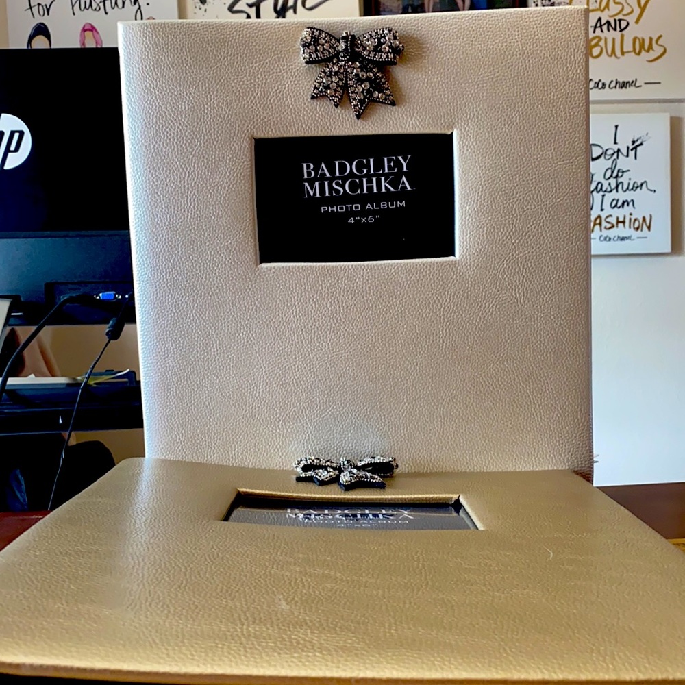 Badgley Mischka Photo album. Up to 300 photos.